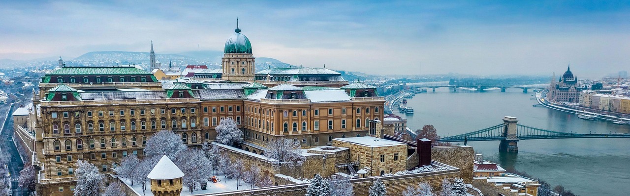 Winterliches Panorama von Budapest